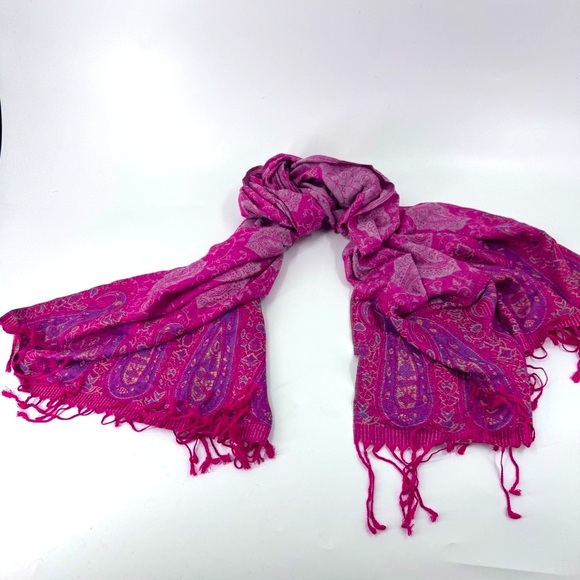 Luxury Cashmere Pink / Purple Paisley Scarf with Fringe - Picture 5 of 12